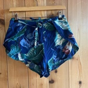Amazing Vintage Hawaiian Wrap shorts